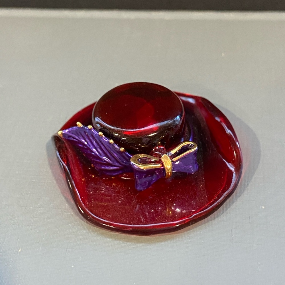 About Face Designs Red Blown Glass Hat Paperweight • 2004